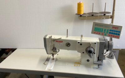 Pfaff 918-6-900  ZigZag Machine with 10mm Stitch width and with Thread Cutter
